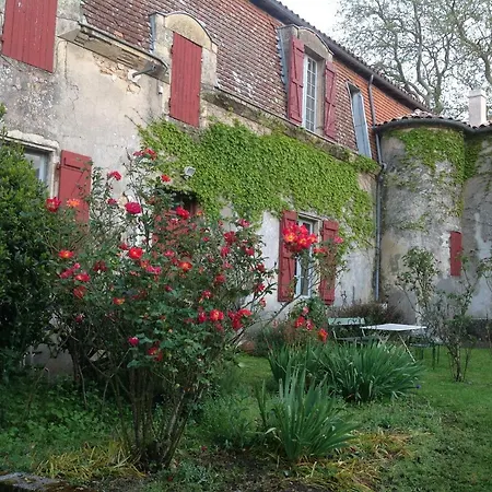Manoir Saint-louis Bed & Breakfast Bouglon