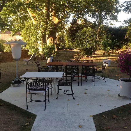 Manoir Saint-louis Bed & Breakfast 4*