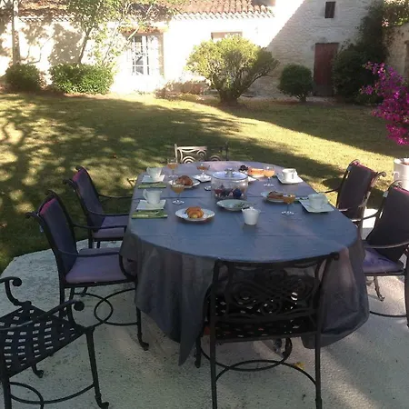 Alojamento de Acomodação e Pequeno-almoço Manoir Saint-louis