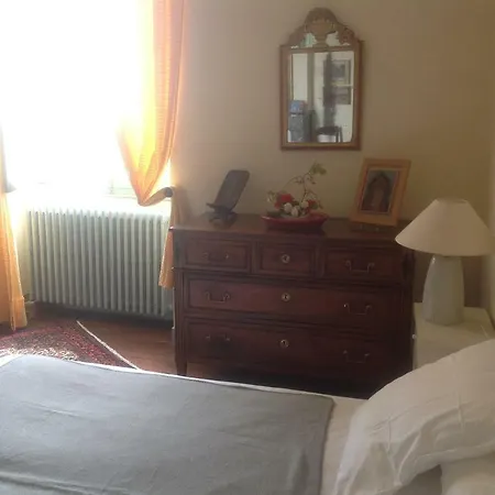 Manoir Saint-louis Bed & Breakfast 4*