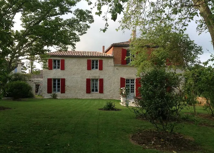 Manoir Saint-louis Oda ve Kahvaltı 4*