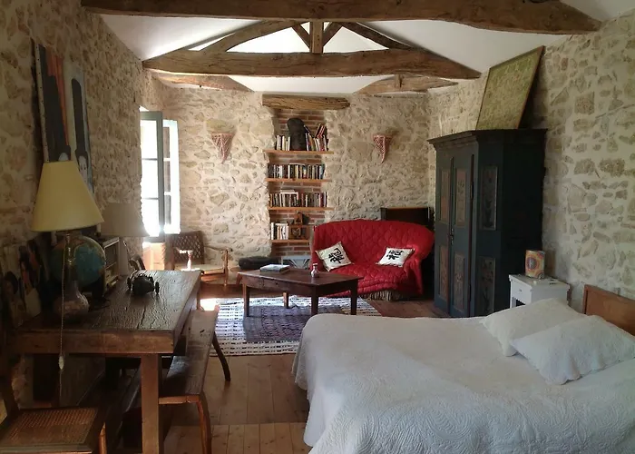 Manoir Saint-louis ベッド・アンド・ブレックファスト ブグロン