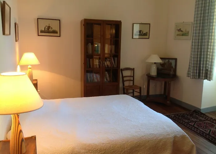 Oda ve Kahvaltı Manoir Saint-louis 4*