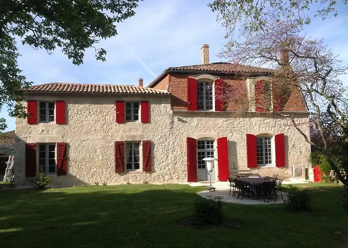 Manoir Saint-louis Bed & Breakfast 4*