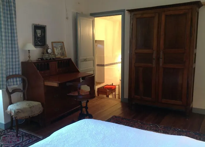 Oda ve Kahvaltı Manoir Saint-louis 4*