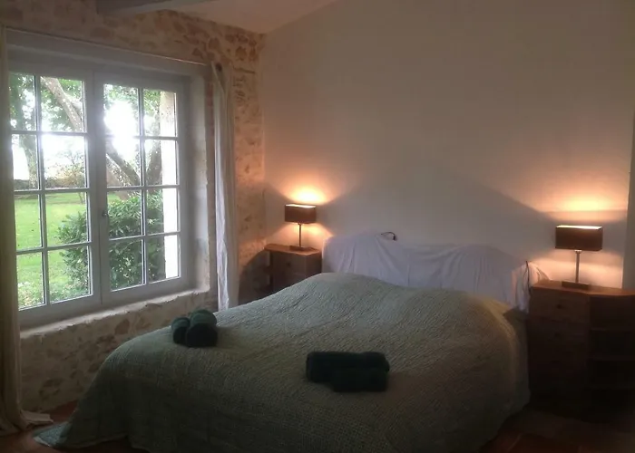 ベッド・アンド・ブレックファスト Manoir Saint-louis ブグロン